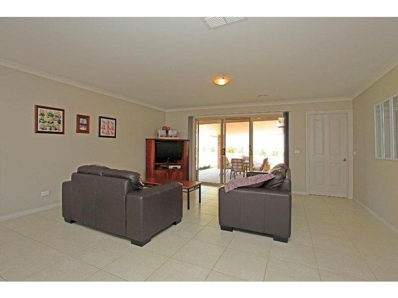 86 Honeyeater Circuit, Thurgoona NSW 2640