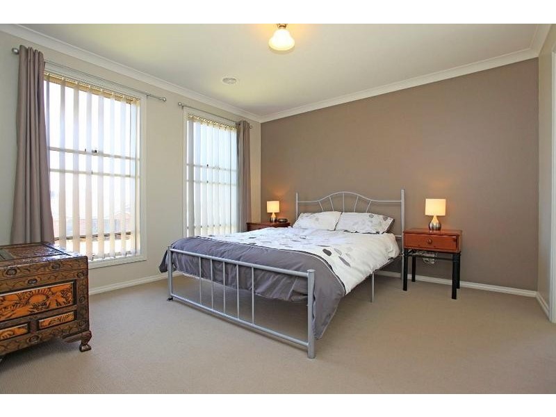 86 Honeyeater Circuit, Thurgoona NSW 2640