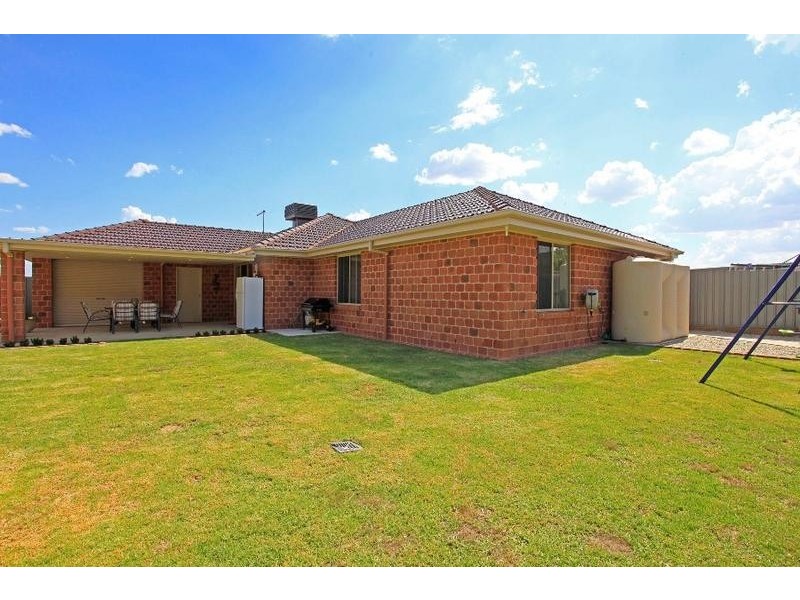 86 Honeyeater Circuit, Thurgoona NSW 2640