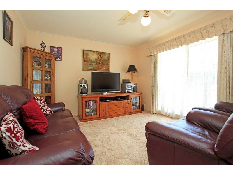 27 Neptune Drive, Lavington NSW 2641