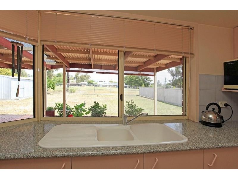 27 Neptune Drive, Lavington NSW 2641