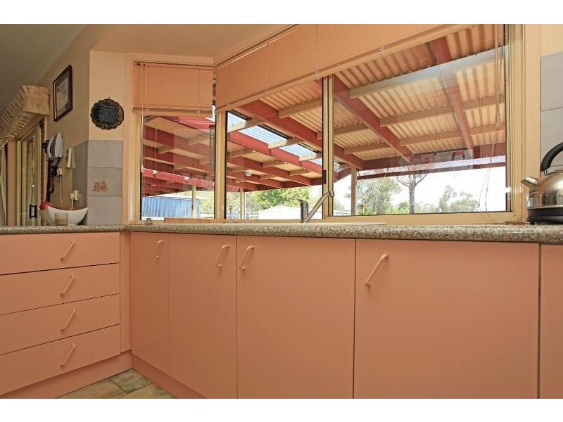 27 Neptune Drive, Lavington NSW 2641