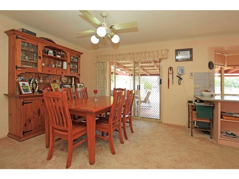 27 Neptune Drive, Lavington NSW 2641