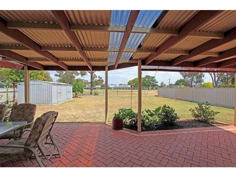 27 Neptune Drive, Lavington NSW 2641