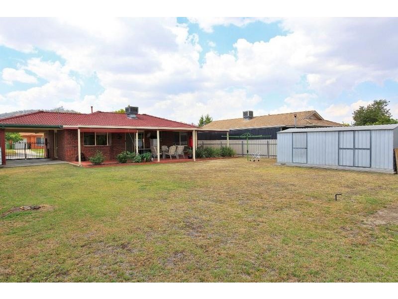 27 Neptune Drive, Lavington NSW 2641