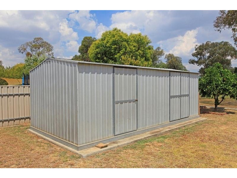 27 Neptune Drive, Lavington NSW 2641