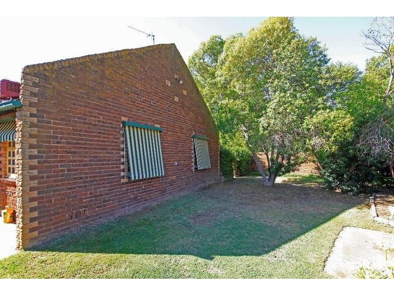 2/551 Lyne Street, Lavington NSW 2641