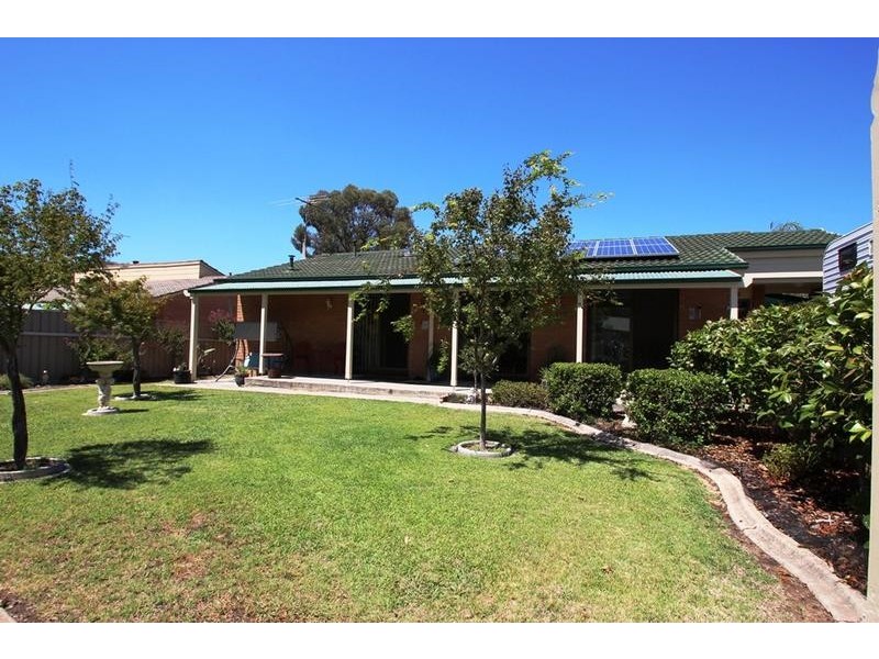26 Goolagar Crescent, Lavington NSW 2641
