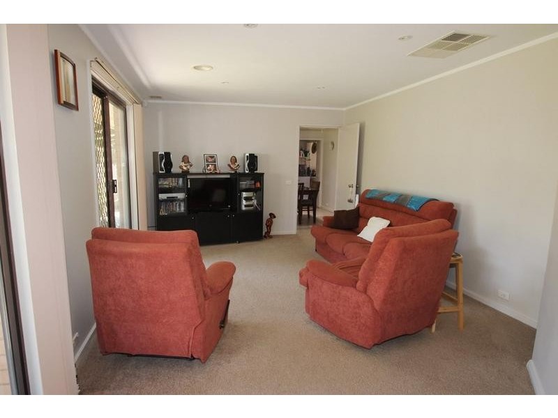 26 Goolagar Crescent, Lavington NSW 2641
