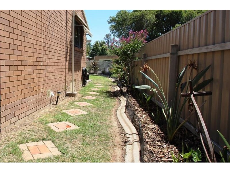 26 Goolagar Crescent, Lavington NSW 2641