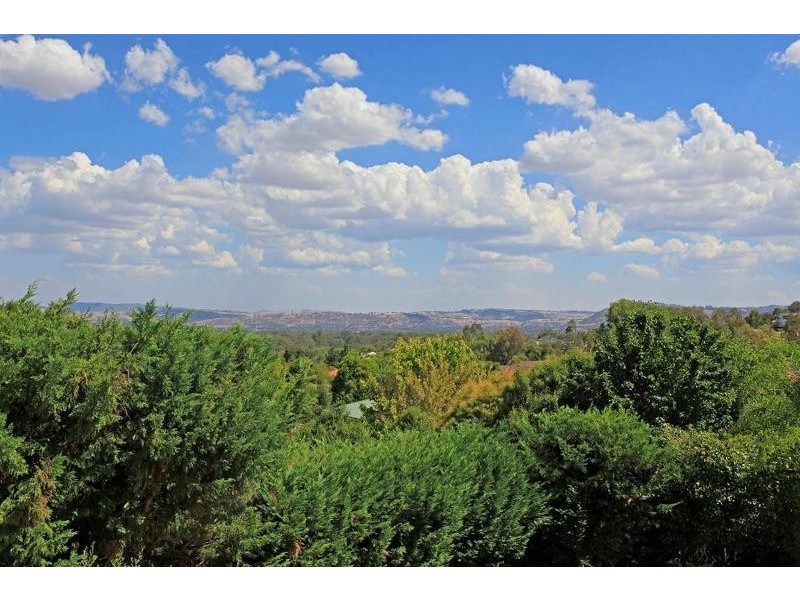 6 Hurworth Court, West Albury NSW 2640