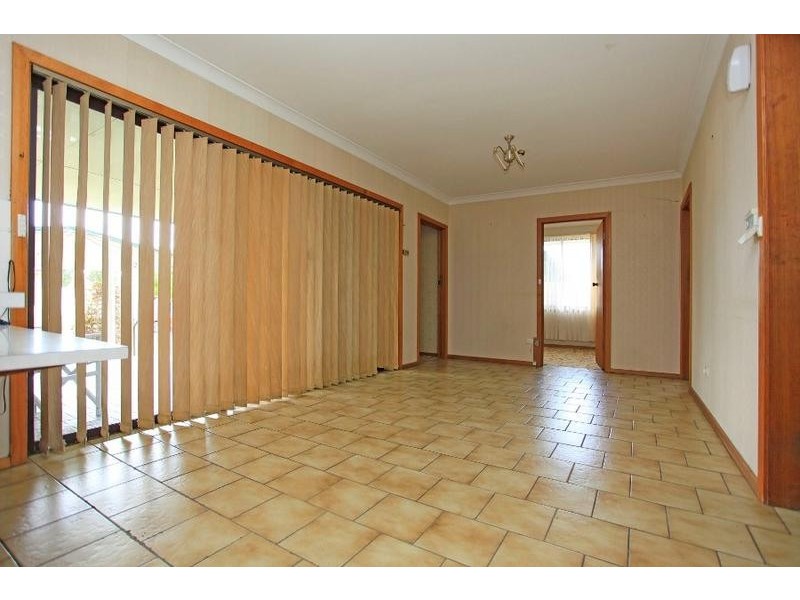 310 Parkland Crescent, Lavington NSW 2641