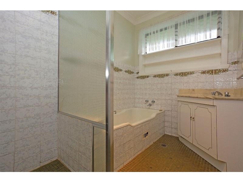 310 Parkland Crescent, Lavington NSW 2641