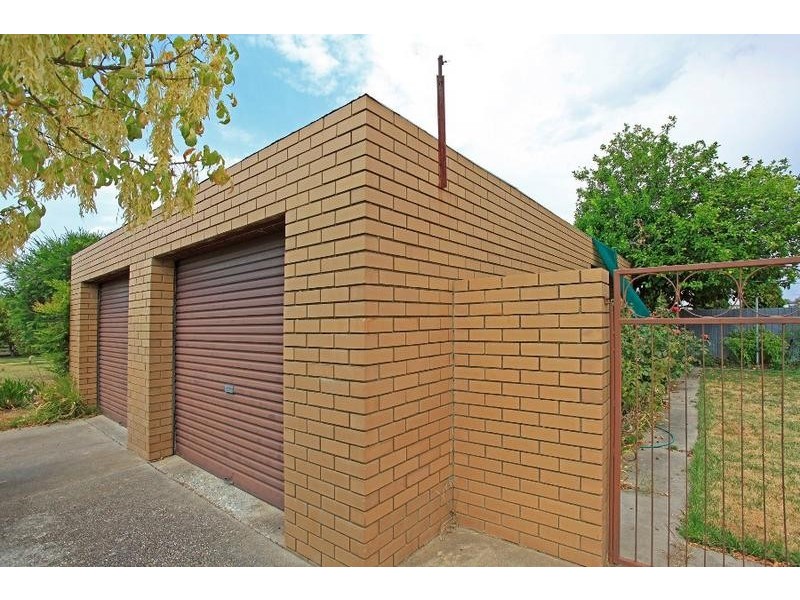 310 Parkland Crescent, Lavington NSW 2641