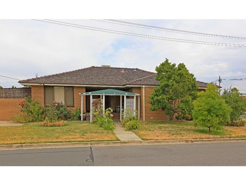 310 Parkland Crescent, Lavington NSW 2641