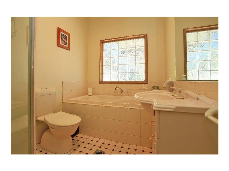 231 Bernhardt Street, East Albury NSW 2640