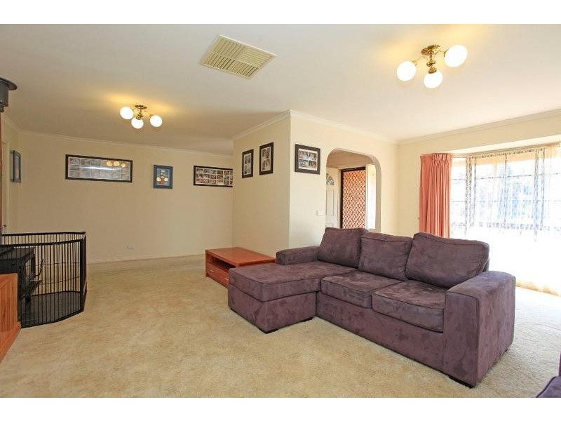 18 O’Brien Court, West Albury NSW 2640