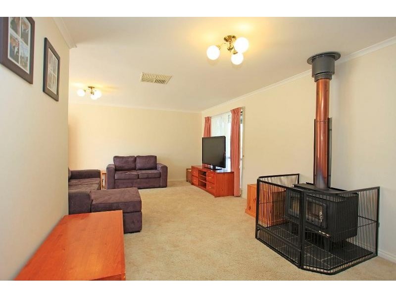 18 O’Brien Court, West Albury NSW 2640