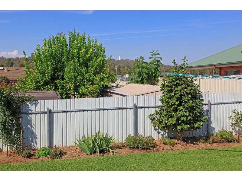 18 O’Brien Court, West Albury NSW 2640