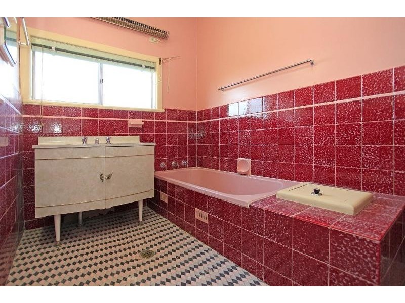 998 Tullimbar Street, North Albury NSW 2640