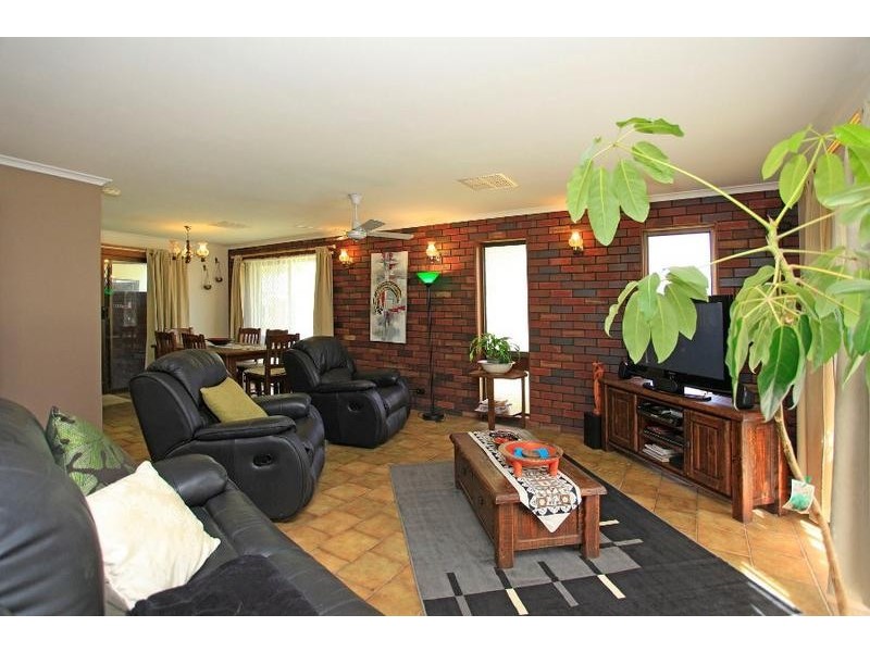 340 Cheyenne Drive, Lavington NSW 2641