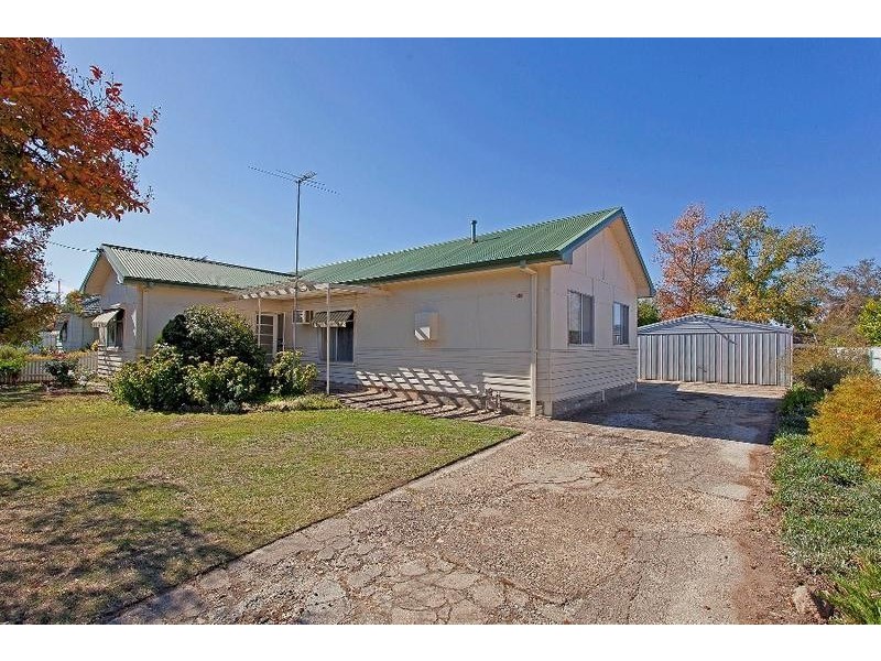 496 Prune Street, Lavington NSW 2641