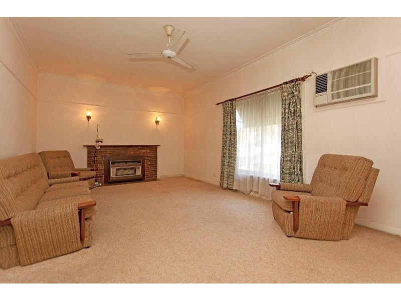 496 Prune Street, Lavington NSW 2641