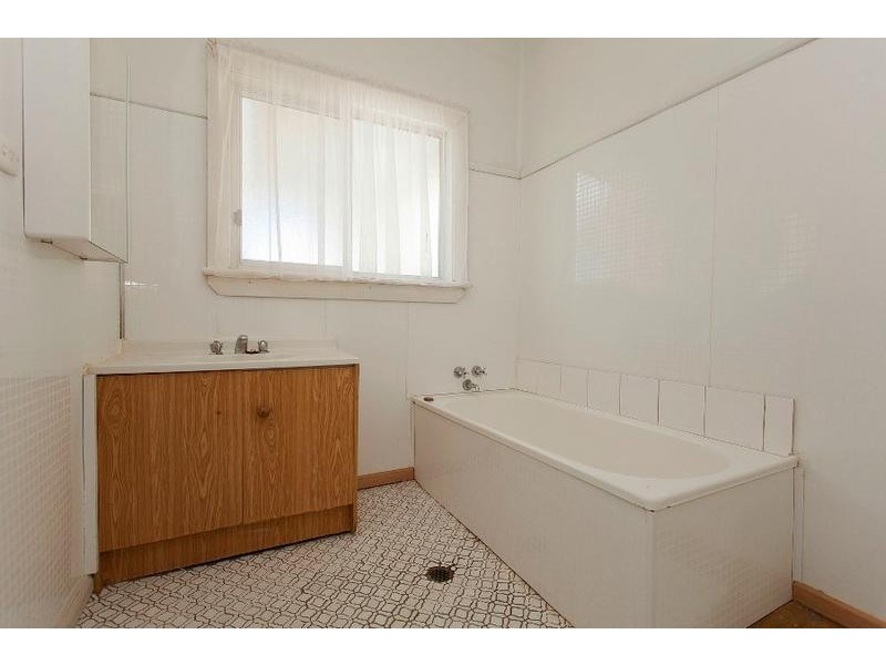 496 Prune Street, Lavington NSW 2641