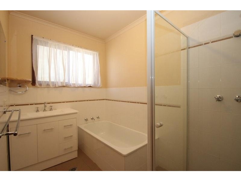 72 Huon Street, Jindera NSW 2642