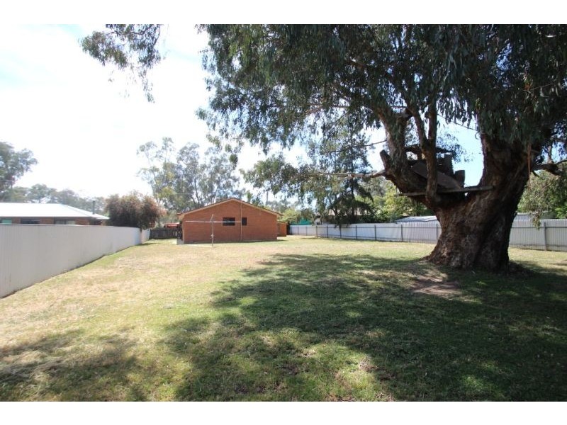 72 Huon Street, Jindera NSW 2642