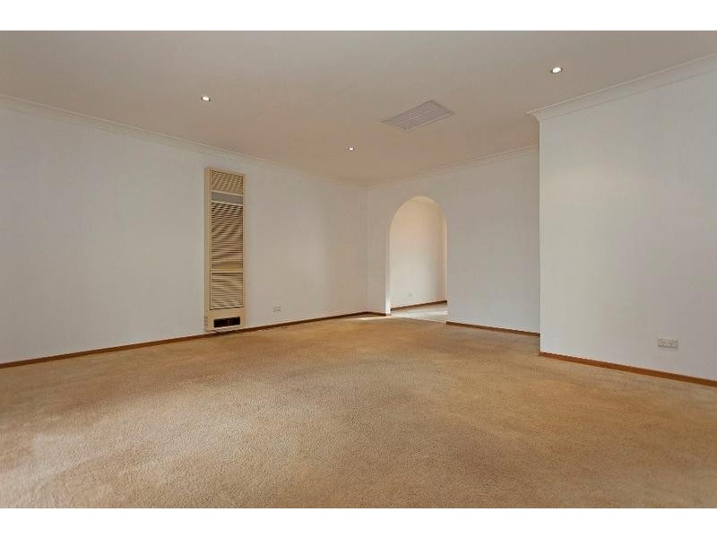 2 Graetz Court, Lavington NSW 2641