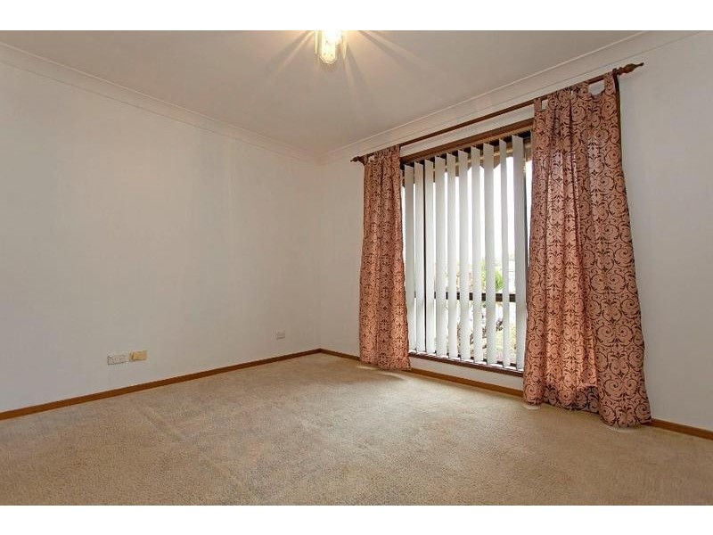 2 Graetz Court, Lavington NSW 2641