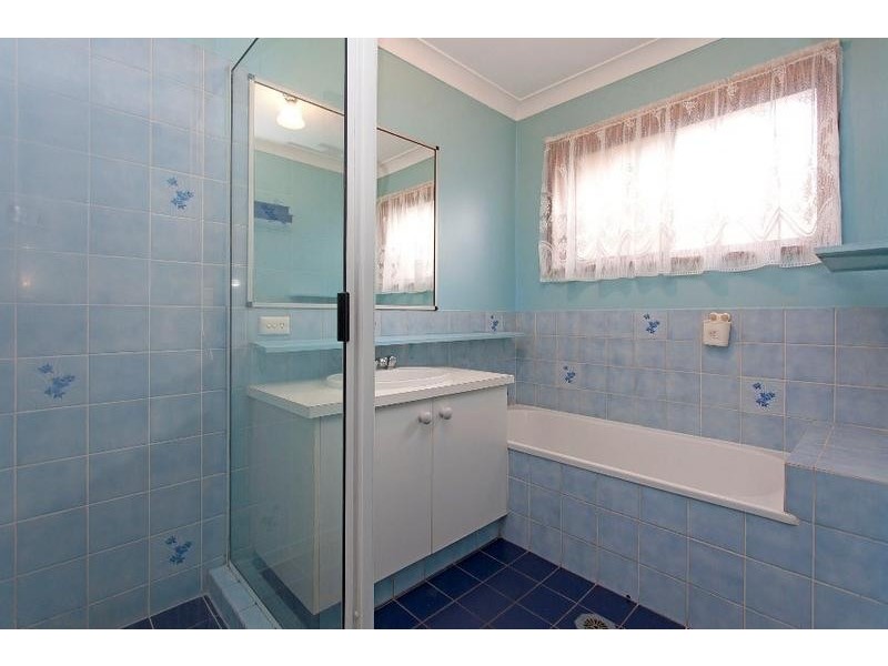 2 Graetz Court, Lavington NSW 2641