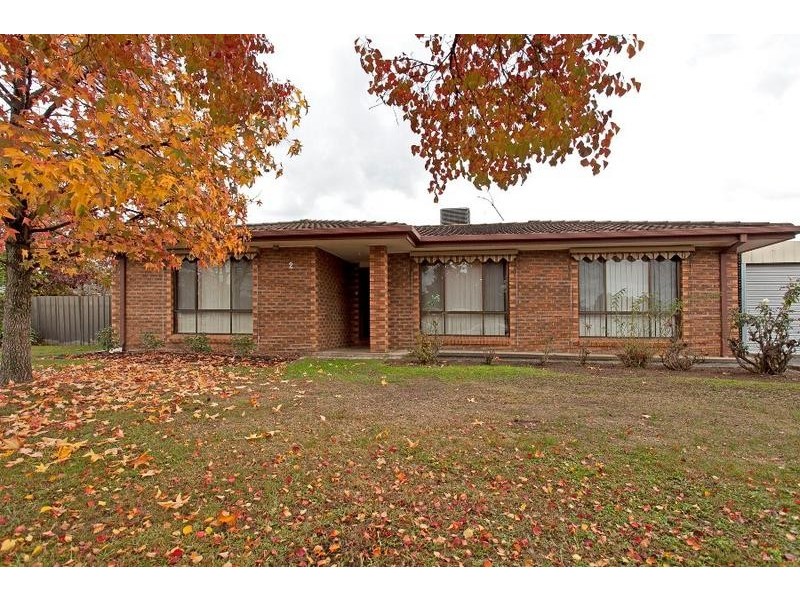 2 Graetz Court, Lavington NSW 2641