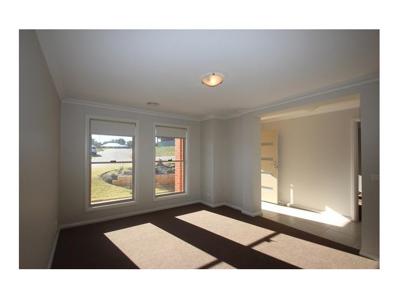 16 Egret Way, Thurgoona NSW 2640