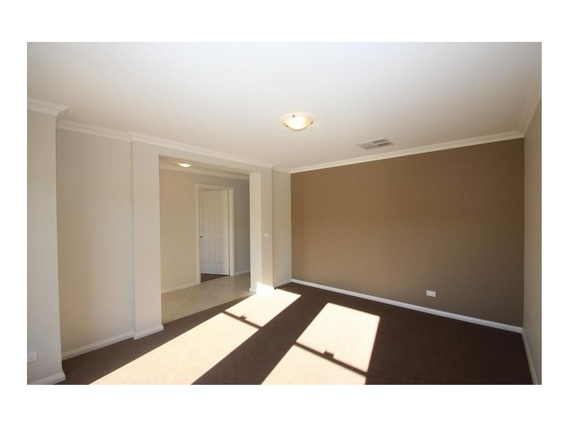 16 Egret Way, Thurgoona NSW 2640