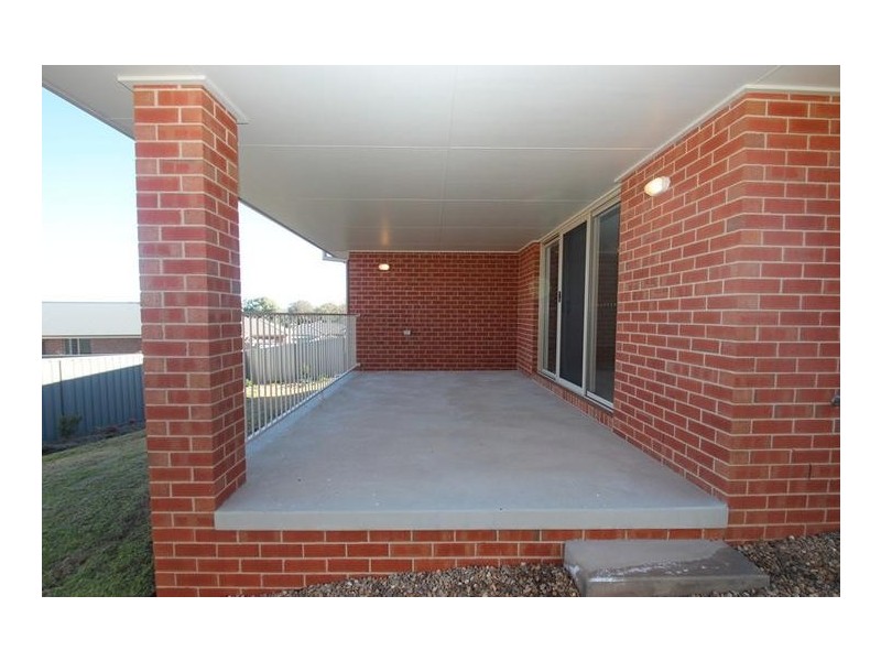 16 Egret Way, Thurgoona NSW 2640