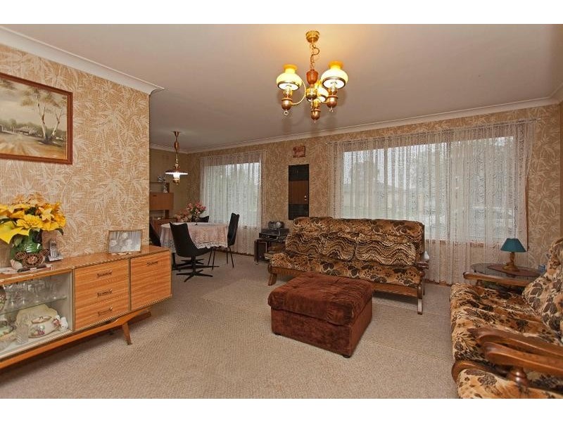 481 Kemp Street, Lavington NSW 2641