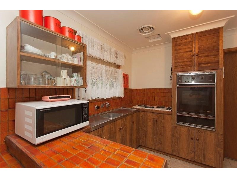 481 Kemp Street, Lavington NSW 2641