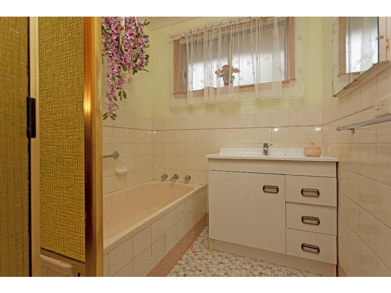 481 Kemp Street, Lavington NSW 2641