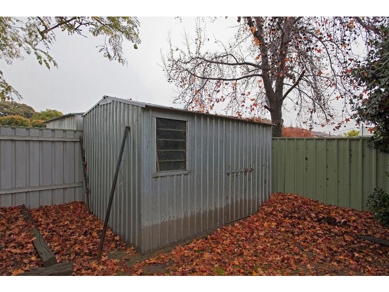 481 Kemp Street, Lavington NSW 2641