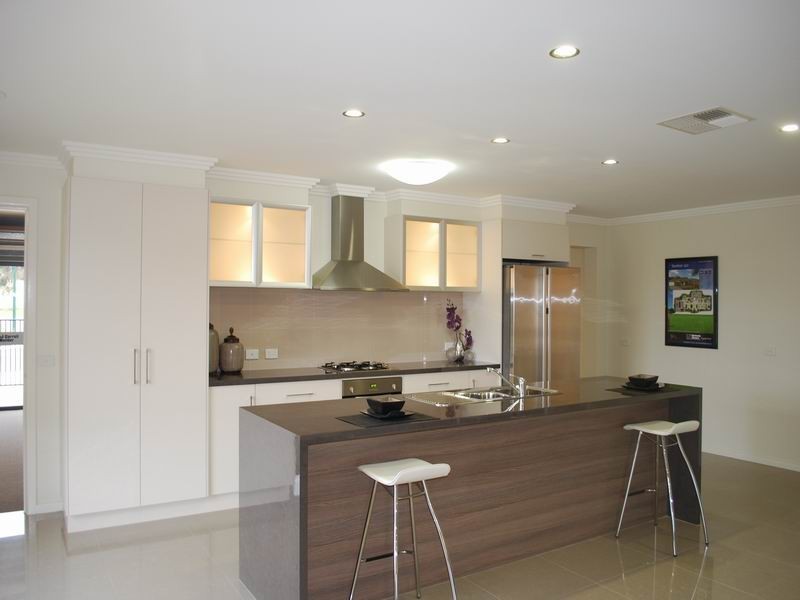 15 Kendall Drive, Hamilton Valley NSW 2641