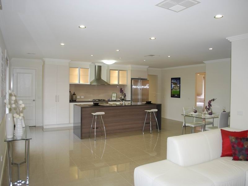 15 Kendall Drive, Hamilton Valley NSW 2641