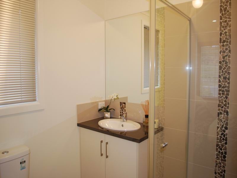 15 Kendall Drive, Hamilton Valley NSW 2641