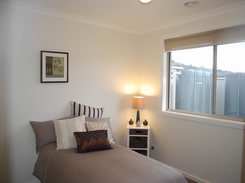 15 Kendall Drive, Hamilton Valley NSW 2641