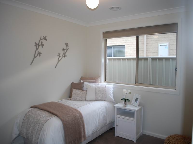 15 Kendall Drive, Hamilton Valley NSW 2641