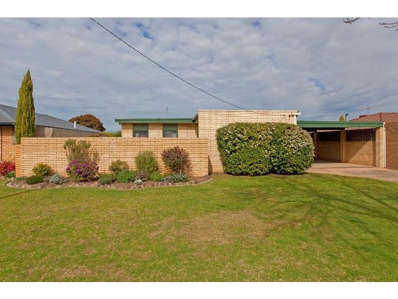 331 Mark Crescent, Lavington NSW 2641