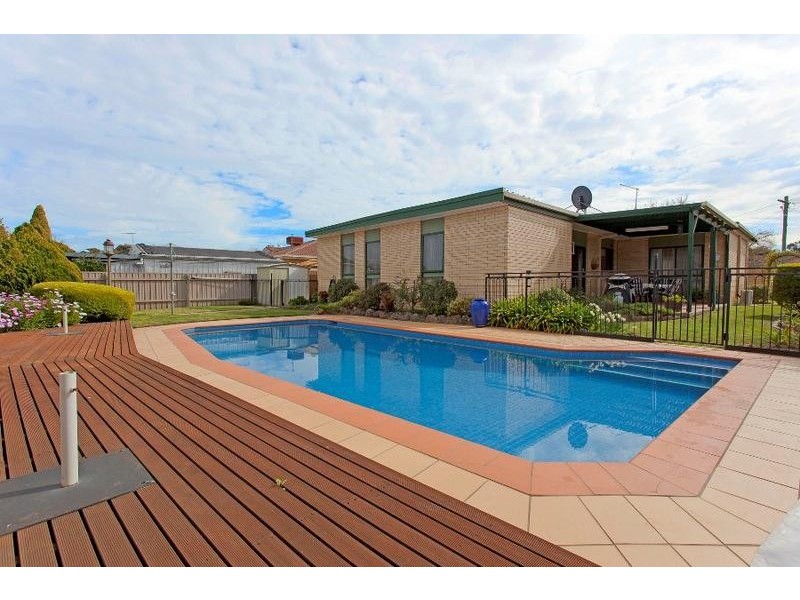 331 Mark Crescent, Lavington NSW 2641