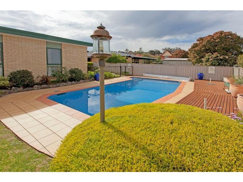 331 Mark Crescent, Lavington NSW 2641