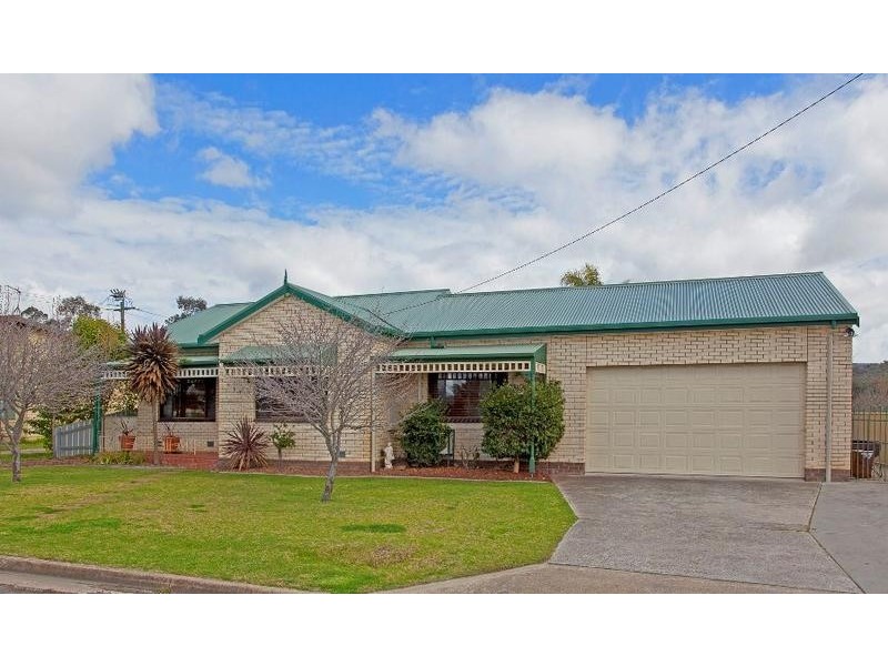 537 Collins Street, Lavington NSW 2641